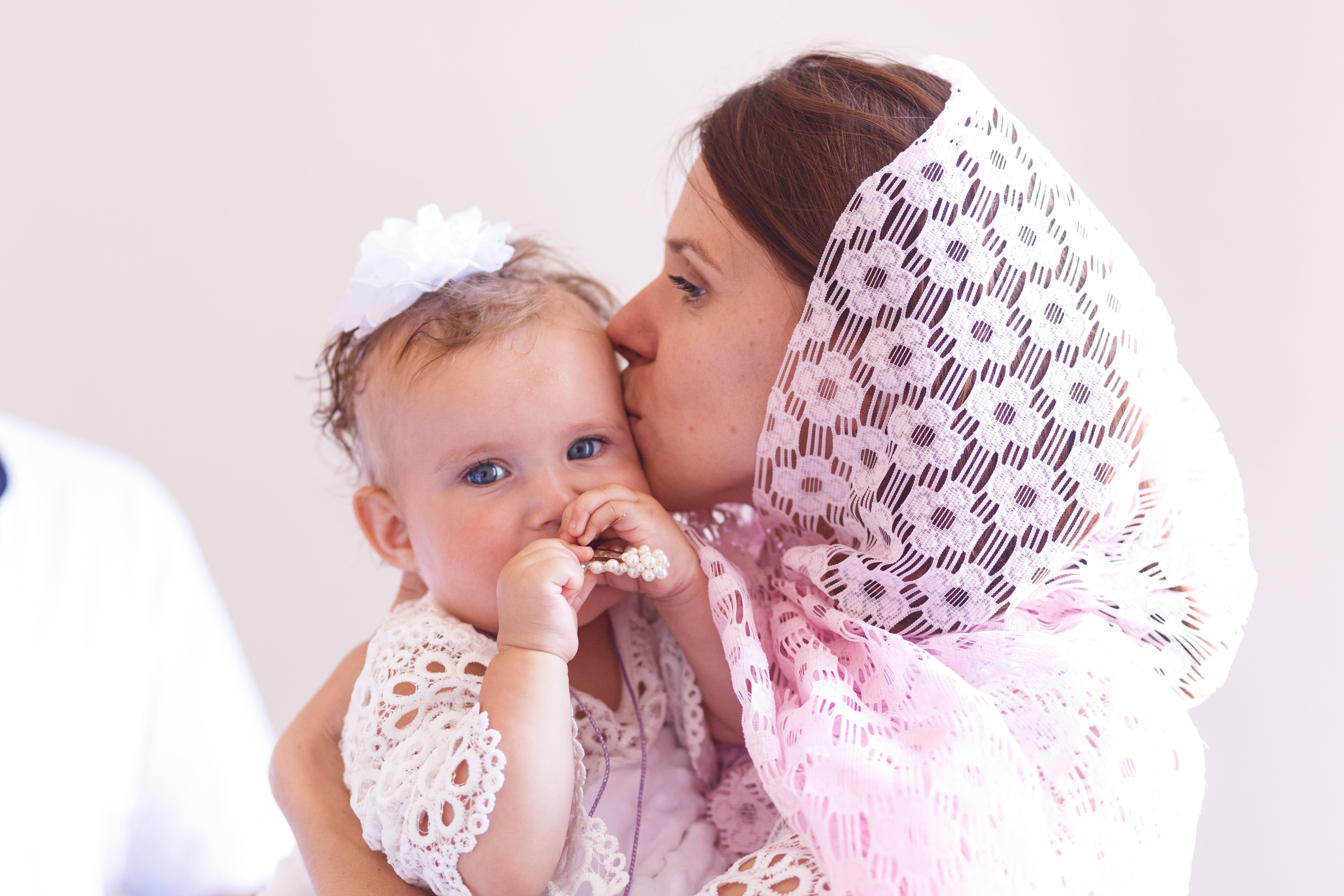  Rose pink and white color scheme