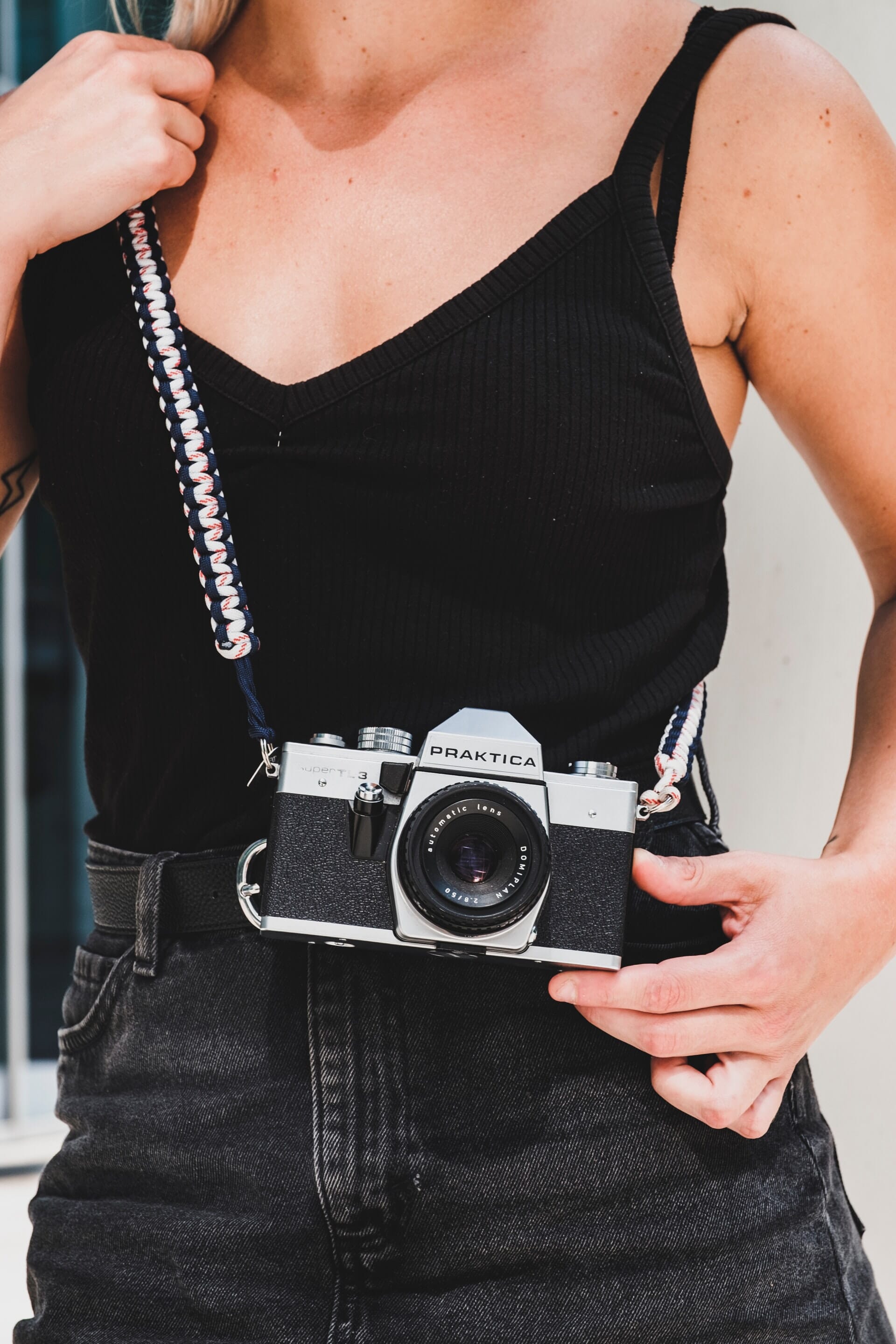 How to Carry a Camera Without a Bag The Ultimate Guide