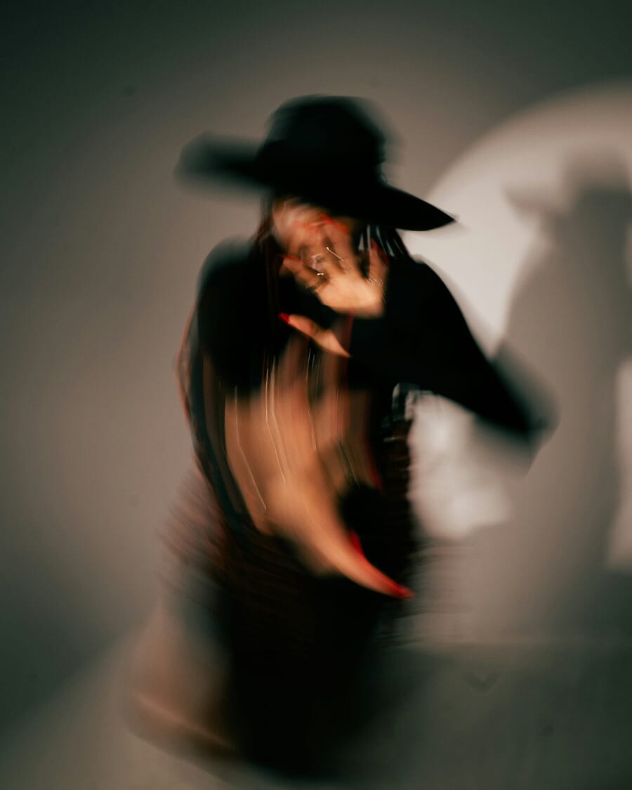 Blur with a Hat: A Motion Portrait in Color Trails