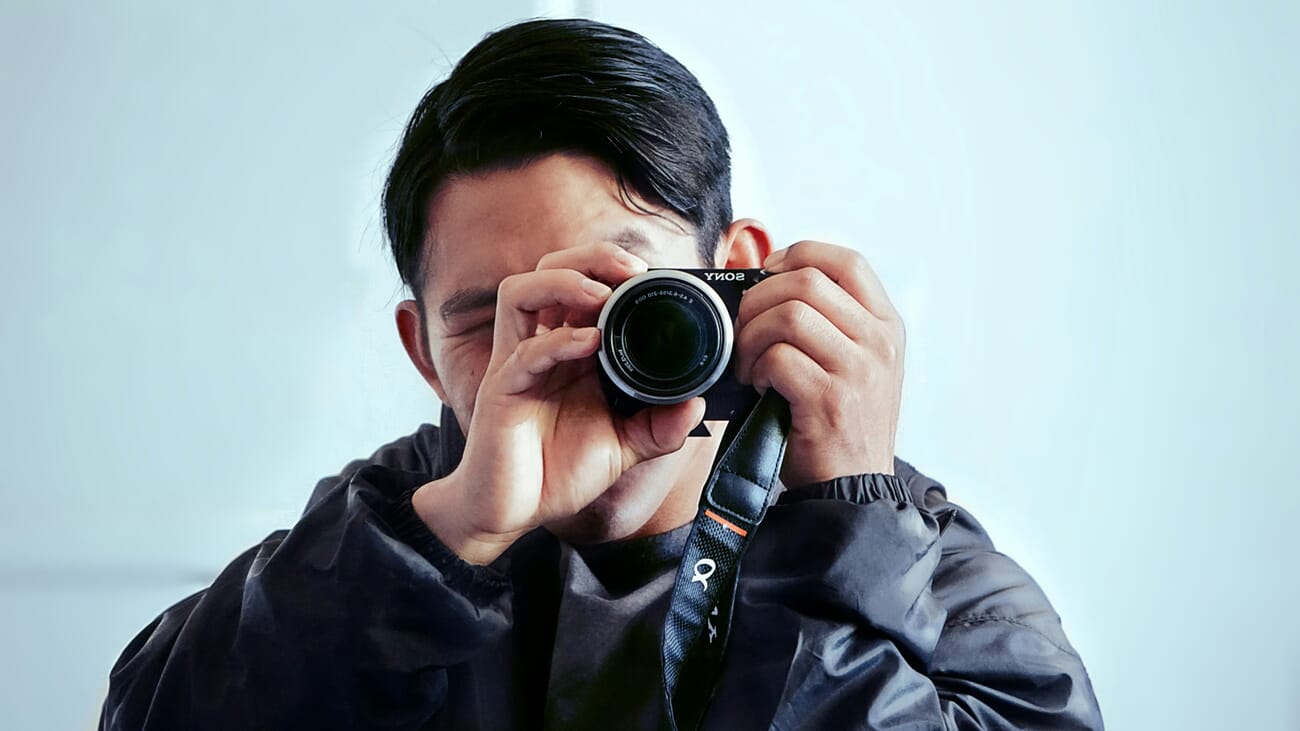 In the Viewfinder: A Portrait of a Photographer Framing the Moment
