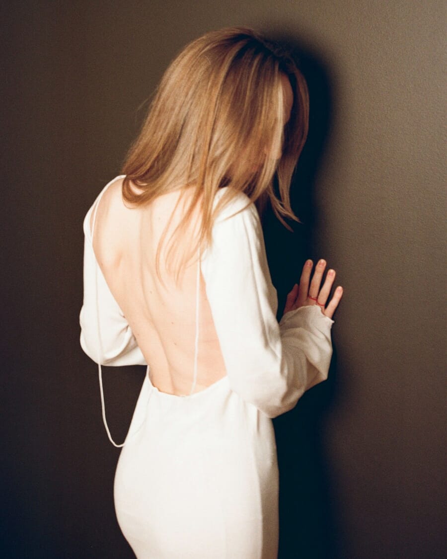 Woman in white dress — shot on Minolta Dynax 303si