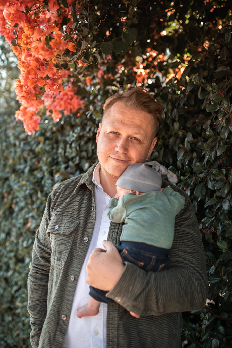 Newborn photoshoot idea at home: Enjoying the Outdoors