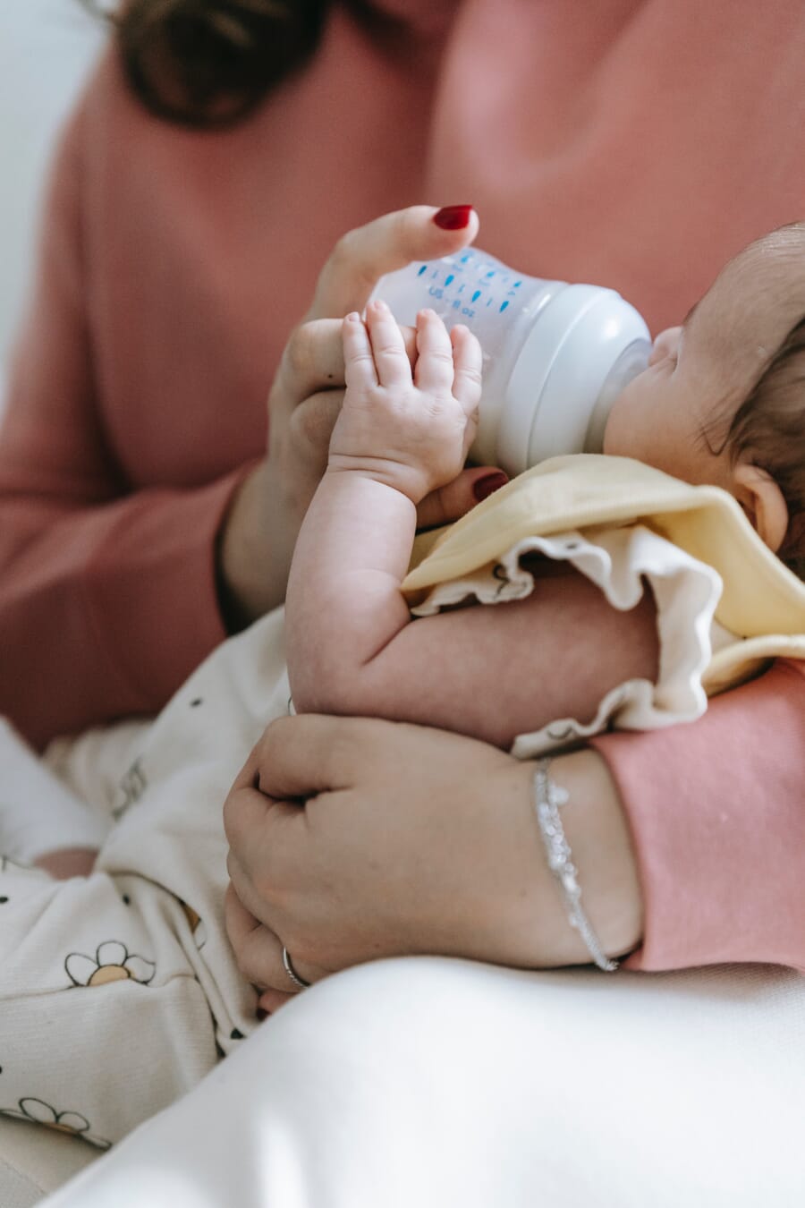 Newborn photoshoot idea at home: Feeding Time
