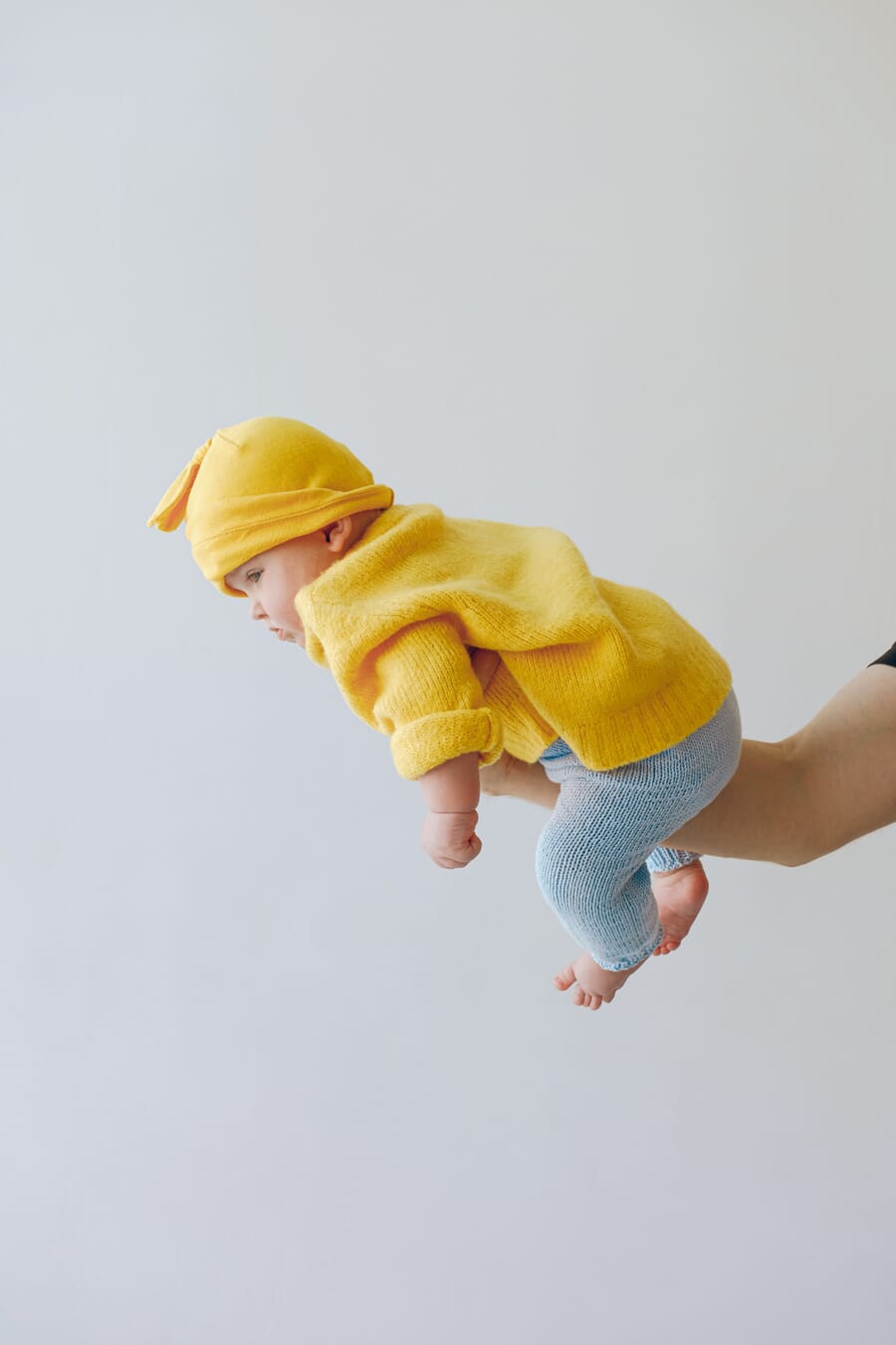 Newborn photoshoot idea at home: Flying Baby