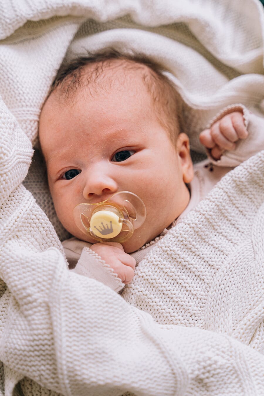 Newborn photoshoot ideas at home