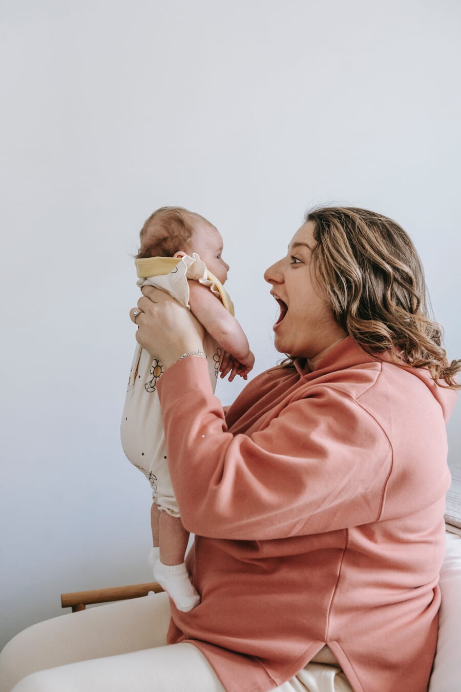 Newborn photoshoot idea at home: Surprise!