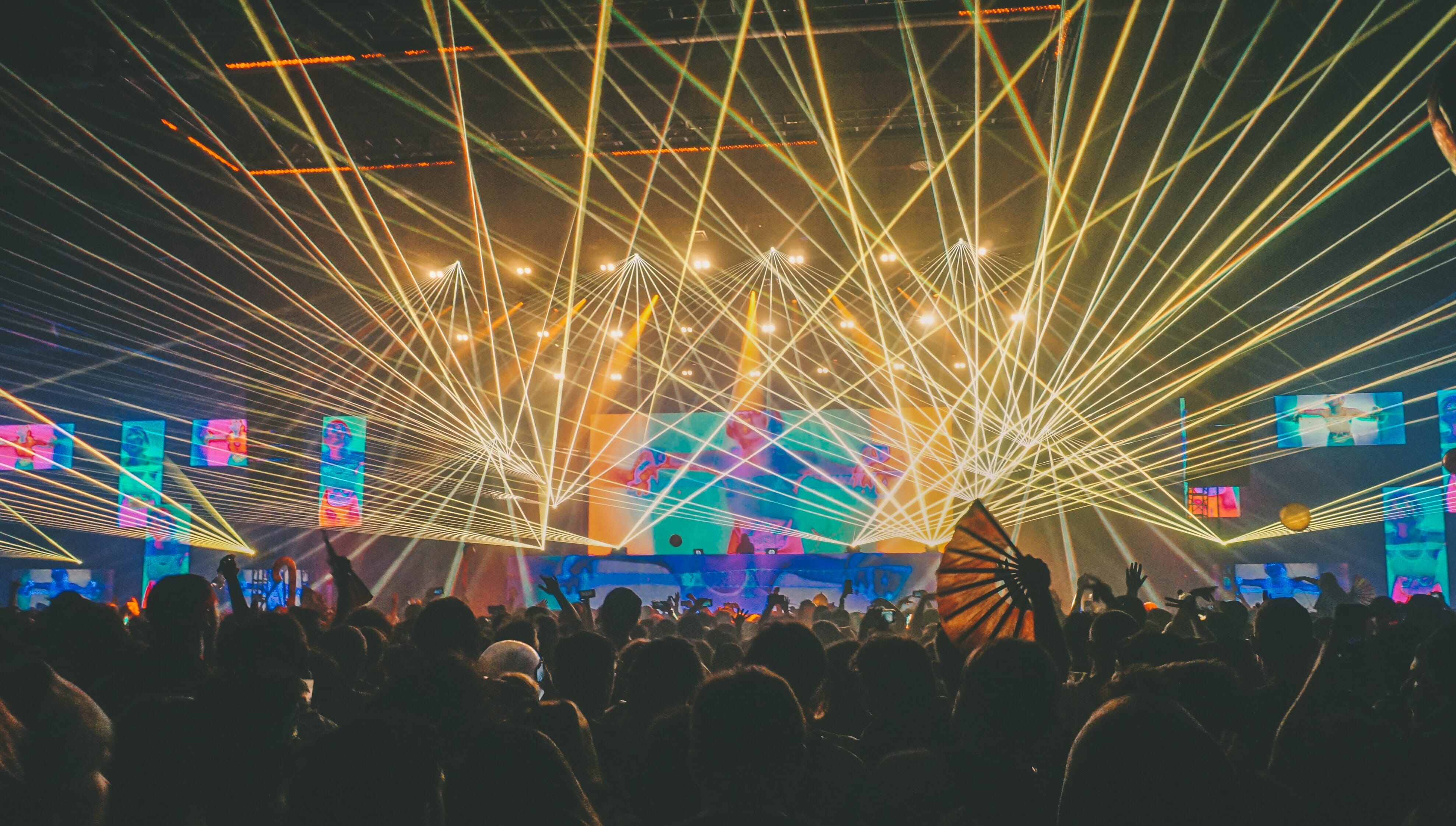 While the wide angle makes for a fantastic full venue shot!