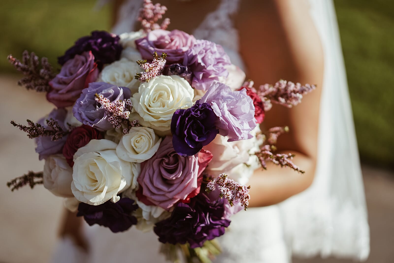 Wedding photography requires a series of specialized lenses