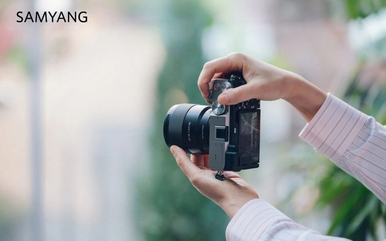 LK Samyang AF 35mm F1.8 P FE Prima lens for Sony E-mount