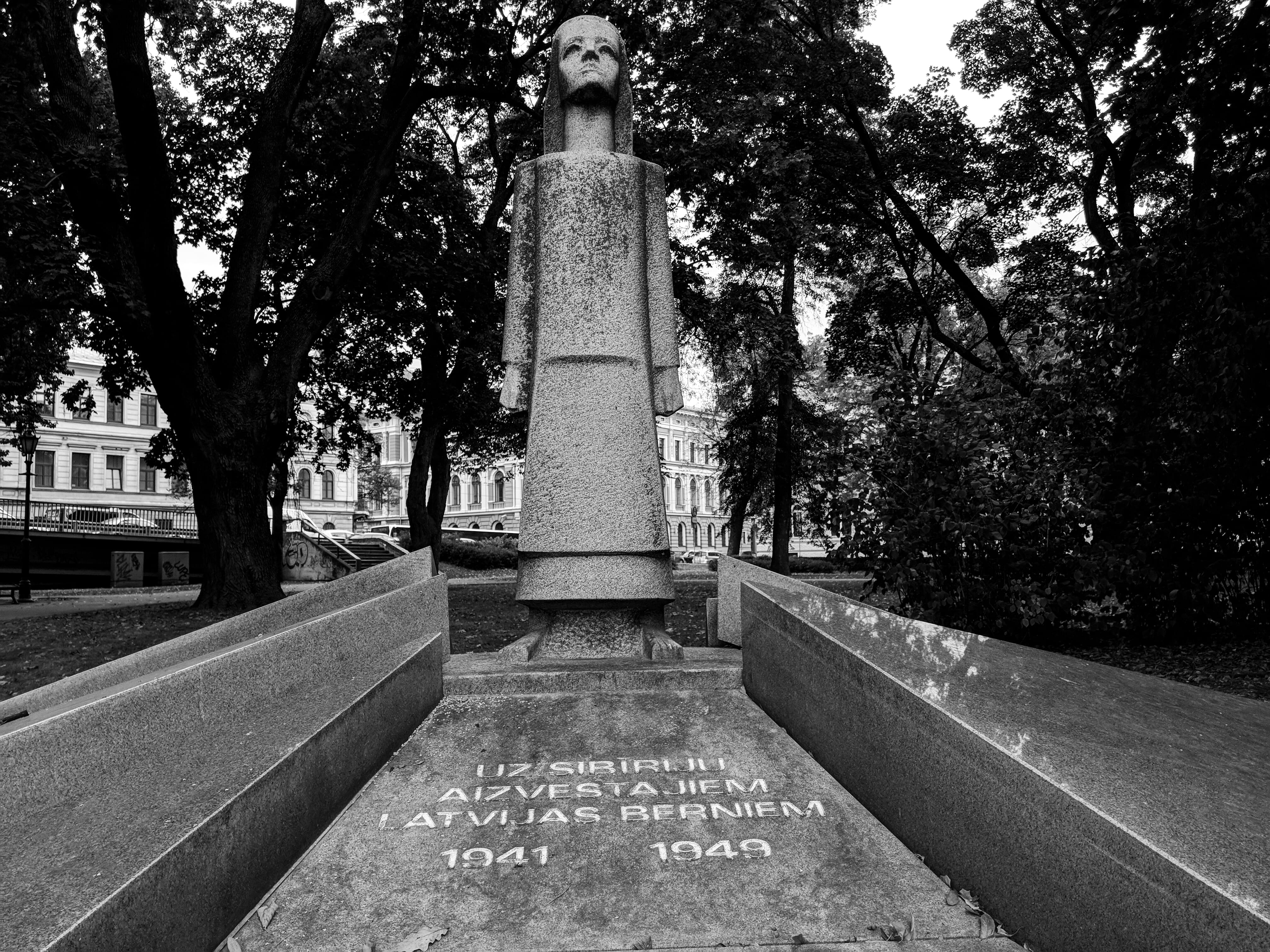 Statue around the castle perimeter