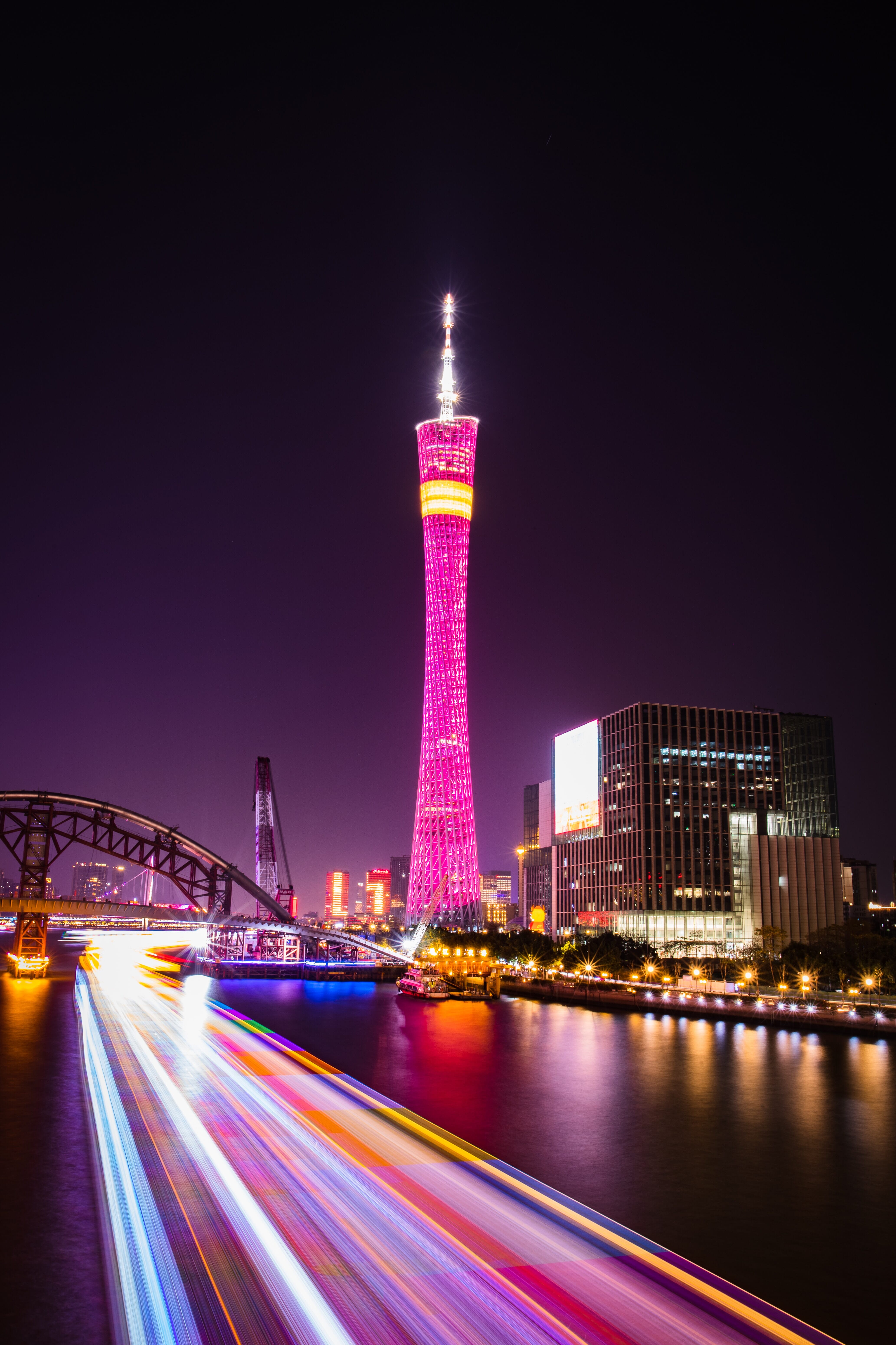 Light trails in HDR night photos