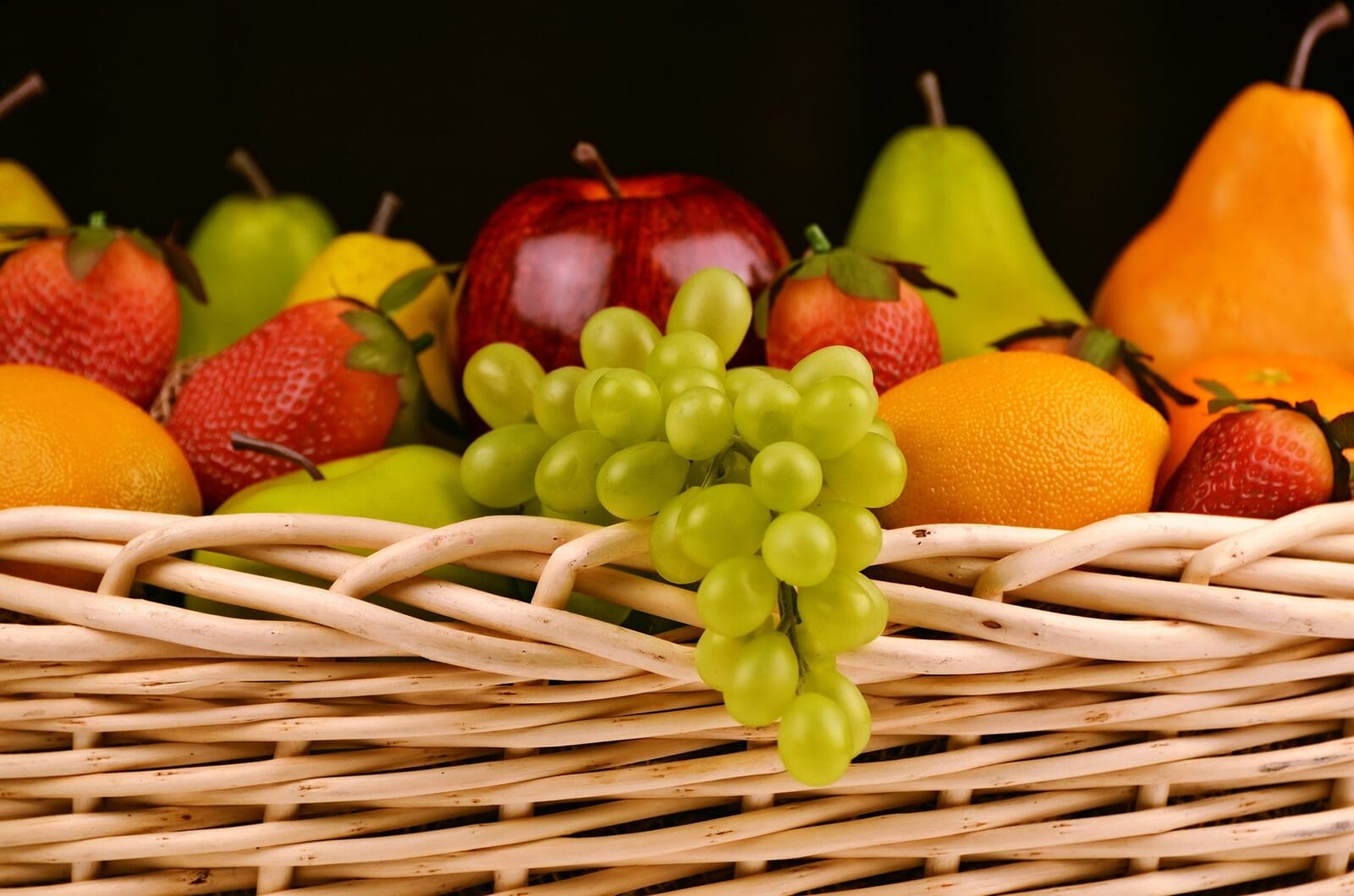 Why not create a fruit basket to show off the variety of color?