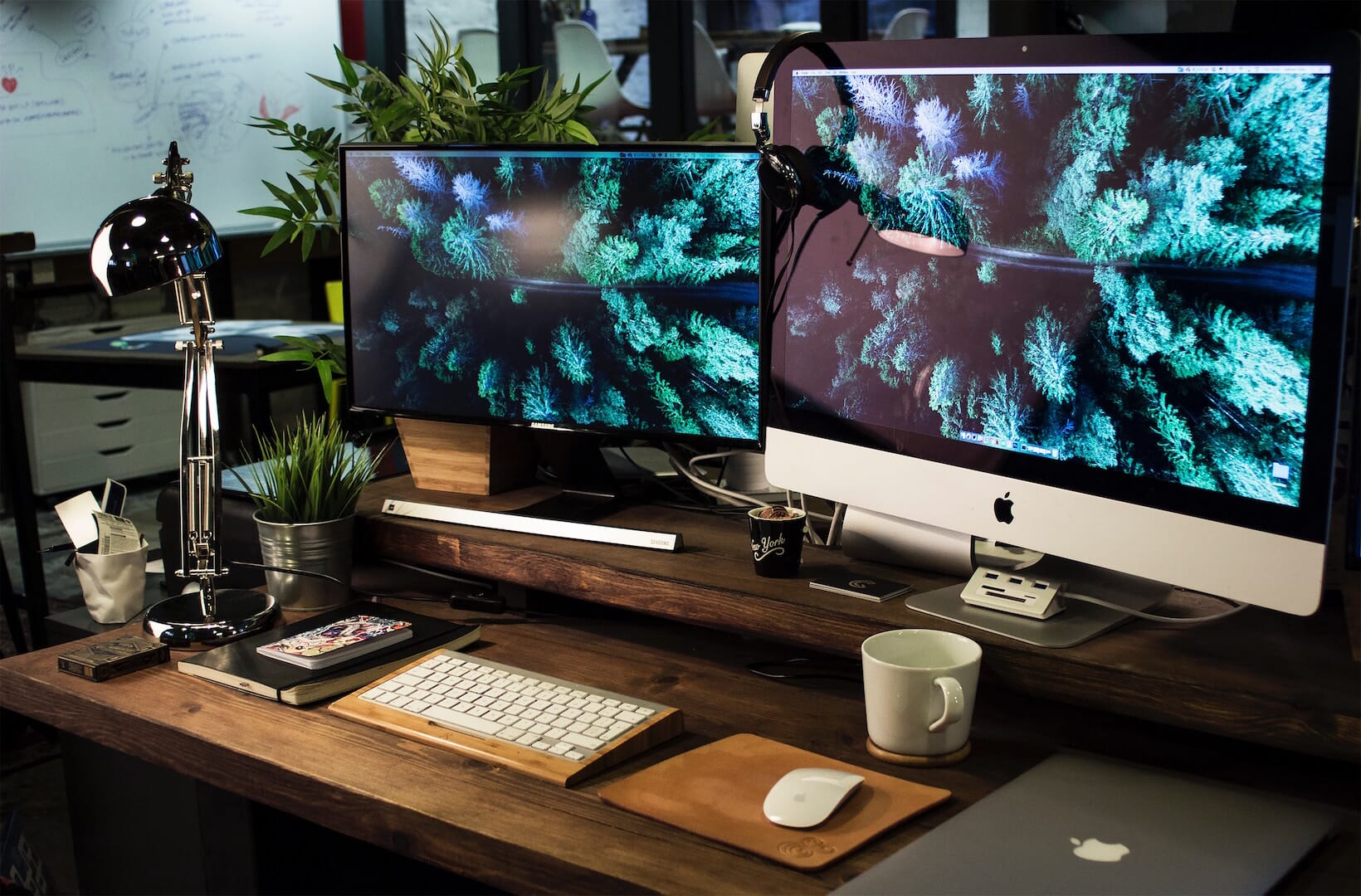 Monitors are an essential option for people who primarily work on laptops. When editing images, it is best to see them in a large format. In addition to this, using multiple monitors can allow you to manage many tasks at one time.