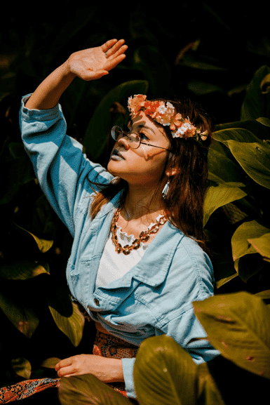 photoshoot while surrounded by nature