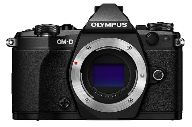 Olympus E-M5 II touchscreen compact camera