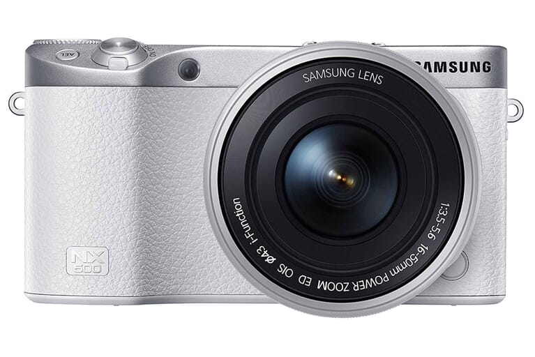 Best Touchscreen Compact Cameras (8 Models for 2018)