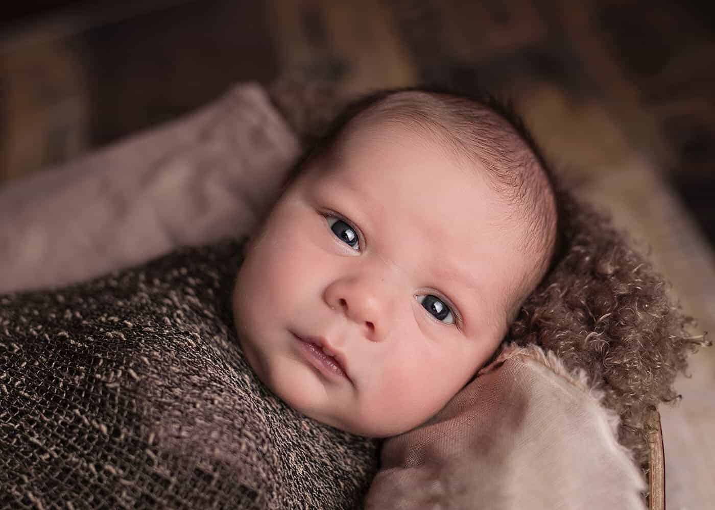 newborn shoot with reflector