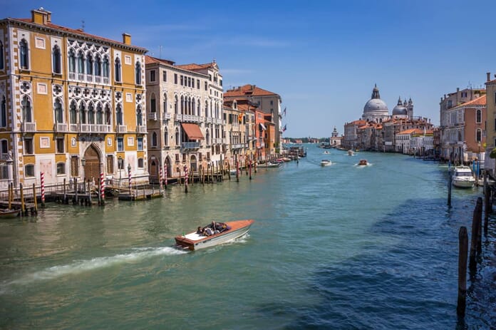 photographing Grand Canal in Venice