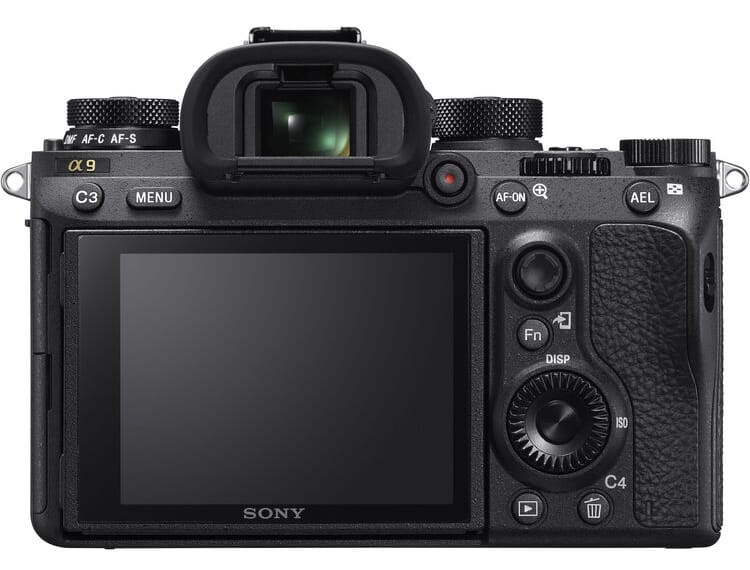 Best Low Light Mirrorless Cameras in 2019 [4 Amazing Picks]