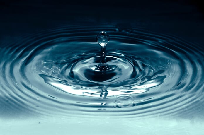 water droplet splash macro photography idea