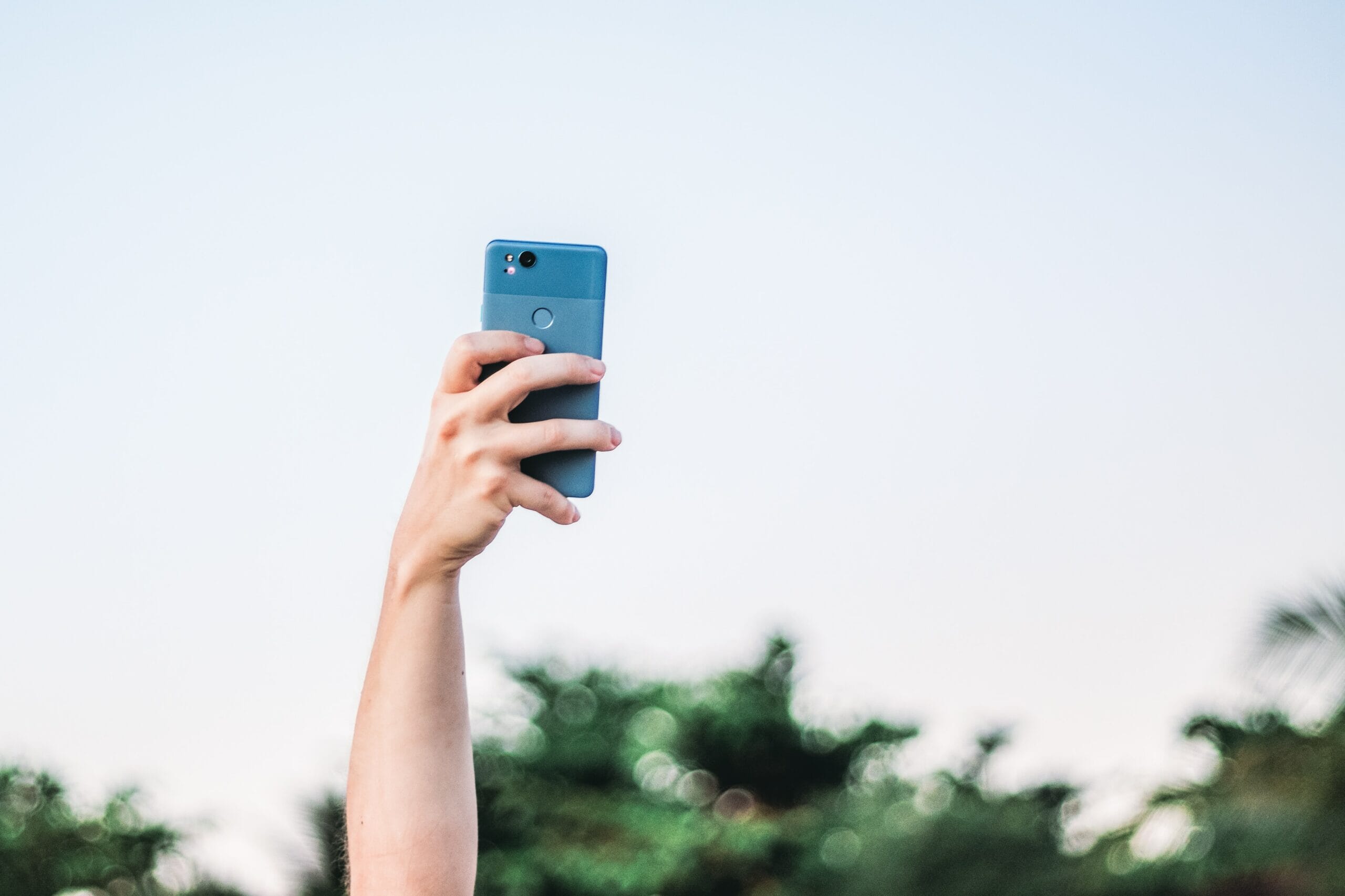 How to Take Good Selfies: 8 Must-Know Tips to Get Better Self-Portraits