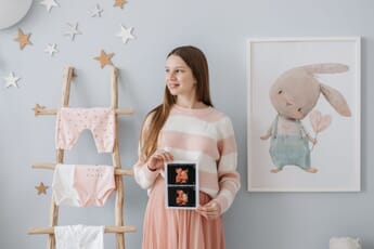 maternity photoshoot ideas at home