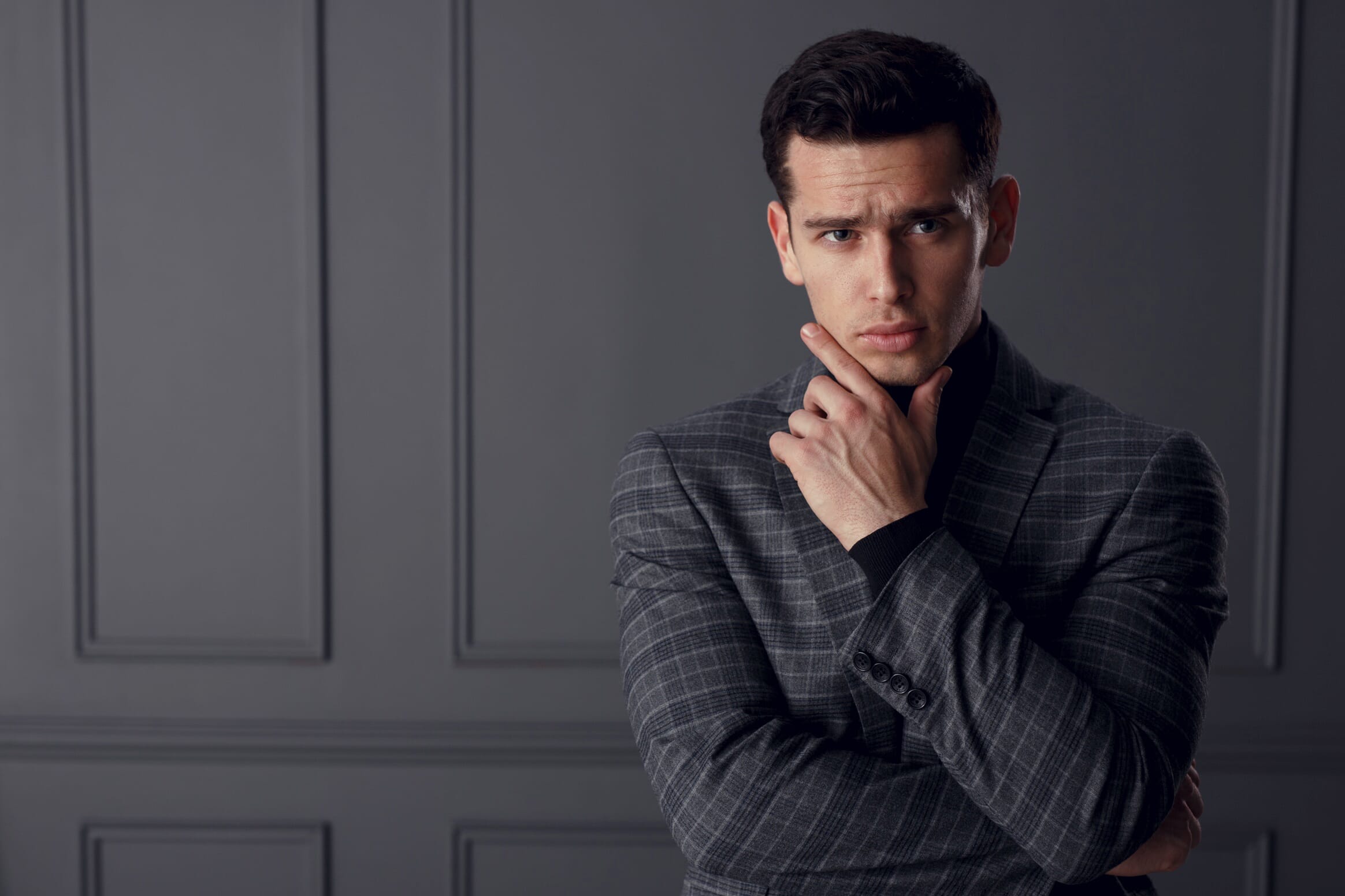 6 Professional Model Tips and 12 Poses for Your Male Portrait
