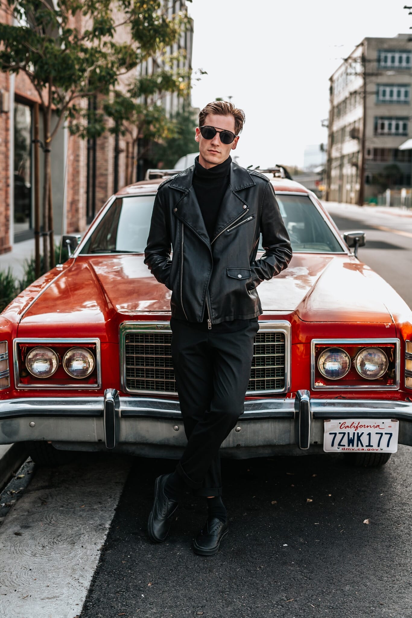 How to Shoot Full-Body Portrait Photography (+ Best Lenses)