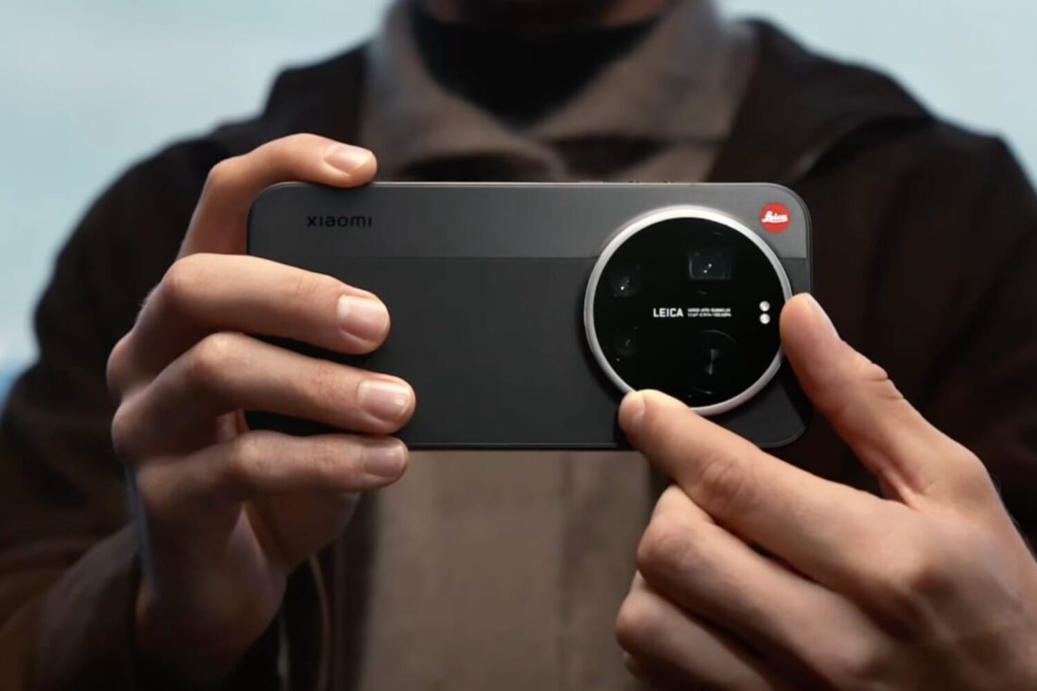 Xiaomi 17 Ultra in four color variants showing the Leica-branded camera module with LOFIC sensor